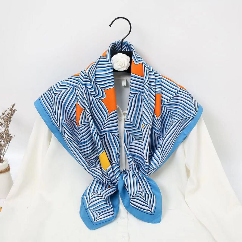 ผ้าพันคอสี่เหลี่ยมขนาด 90 ซม.  - Silk Neck Scarf บทวิจารณ์และราคา