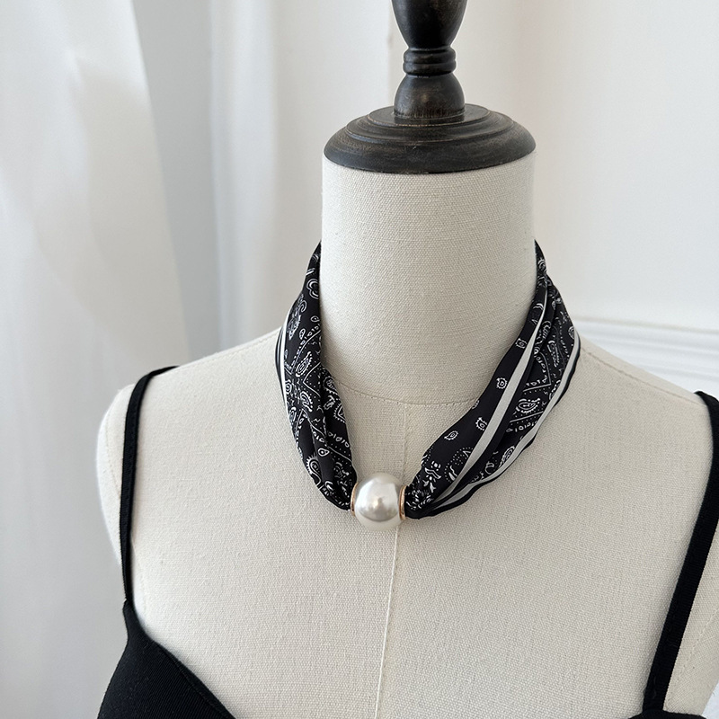 ผ้าพันคอไหมพิมพ์ลายพร้อมตัวล็อ - Silk Neck Scarf บทวิจารณ์และราคา